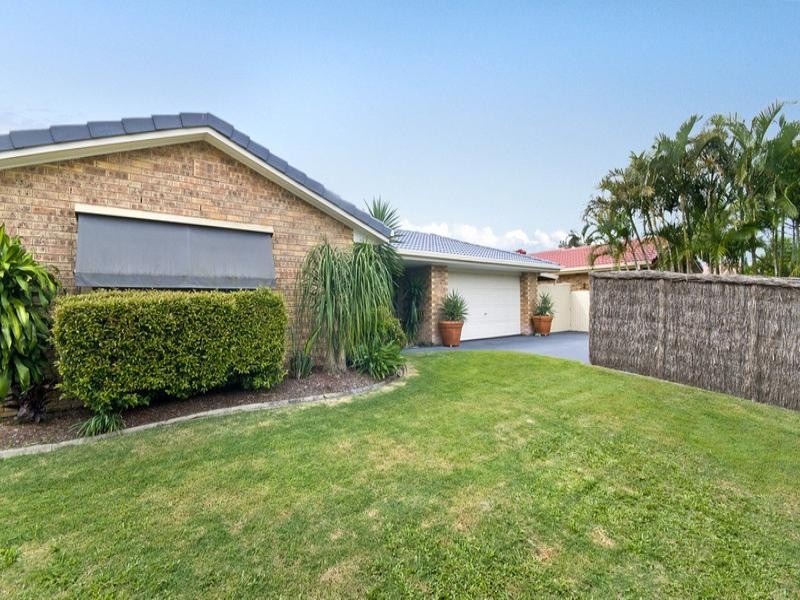 4 Avocado Street, Elanora QLD 4221