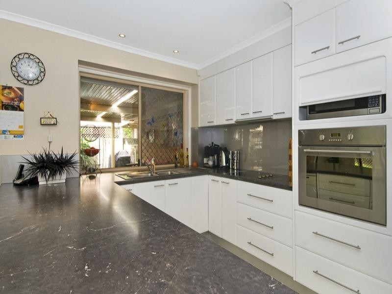 4 Avocado Street, Elanora QLD 4221