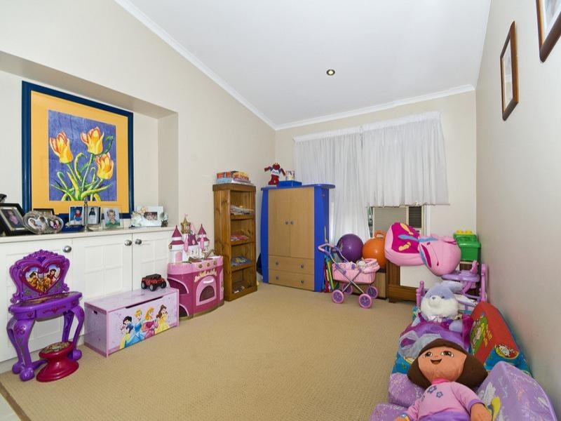 4 Avocado Street, Elanora QLD 4221