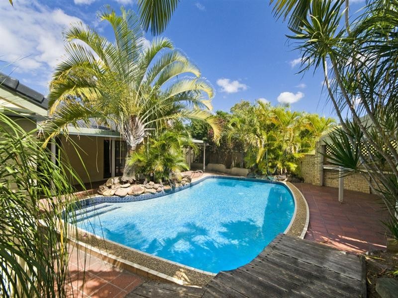 38 Spindle Street, Palm Beach QLD 4221