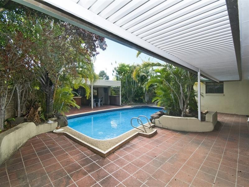 38 Spindle Street, Palm Beach QLD 4221