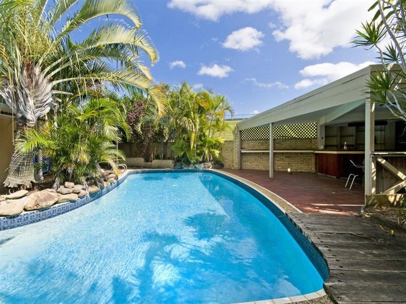 38 Spindle Street, Palm Beach QLD 4221