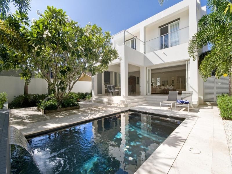 43 Fourth Avenue, Palm Beach QLD 4221