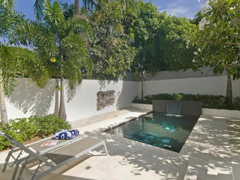 43 Fourth Avenue, Palm Beach QLD 4221
