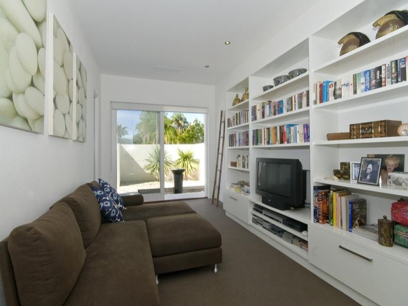 43 Fourth Avenue, Palm Beach QLD 4221