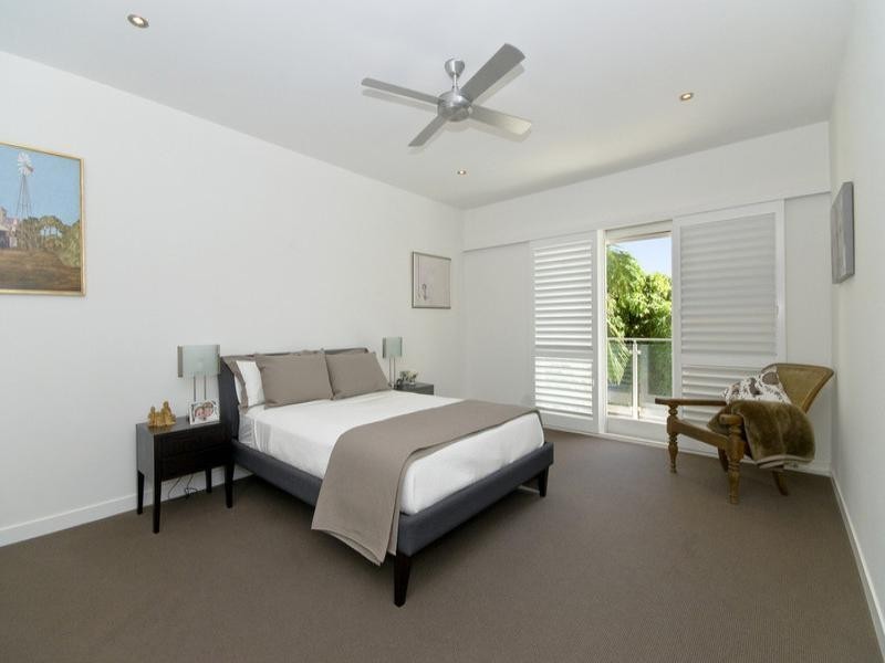 43 Fourth Avenue, Palm Beach QLD 4221