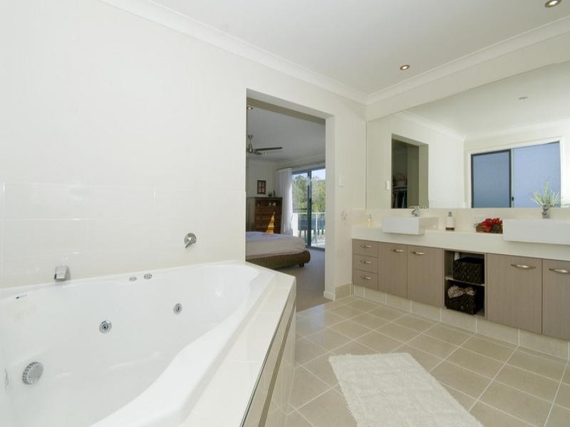 4 Melaleuca Drive, Palm Beach QLD 4221