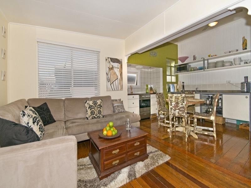 152 Jefferson Lane, Palm Beach QLD 4221