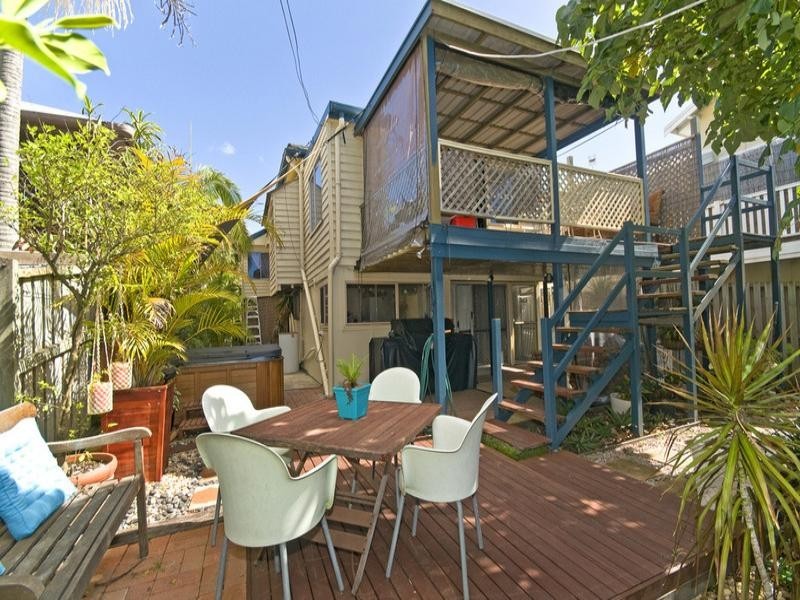 152 Jefferson Lane, Palm Beach QLD 4221