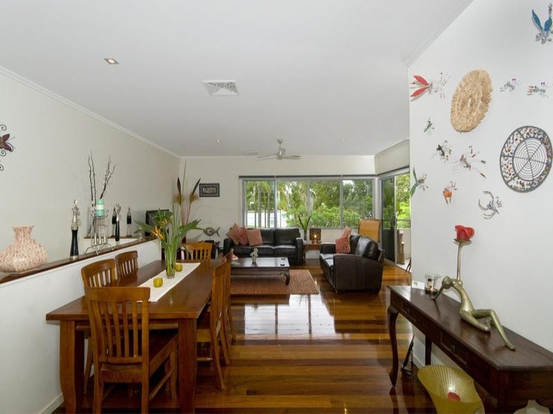 87 Laguna Avenue, Palm Beach QLD 4221