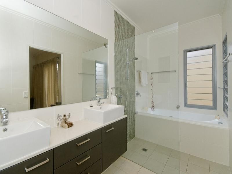 87 Laguna Avenue, Palm Beach QLD 4221