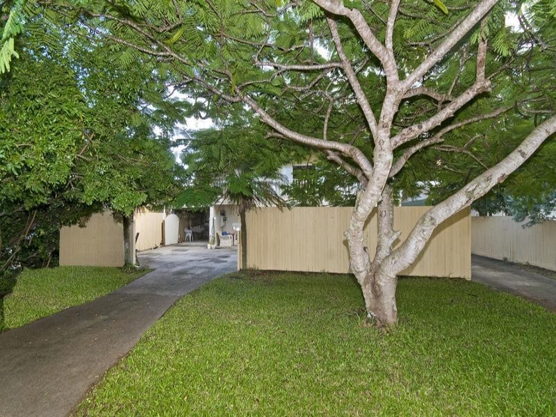 1/18 Leyte Avenue, Palm Beach QLD 4221