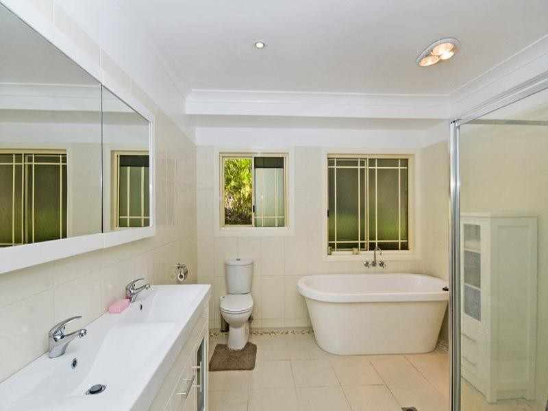 26 Hillcot Street, Currumbin Waters QLD 4223