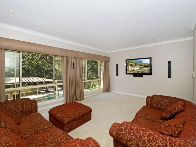 26 Hillcot Street, Currumbin Waters QLD 4223