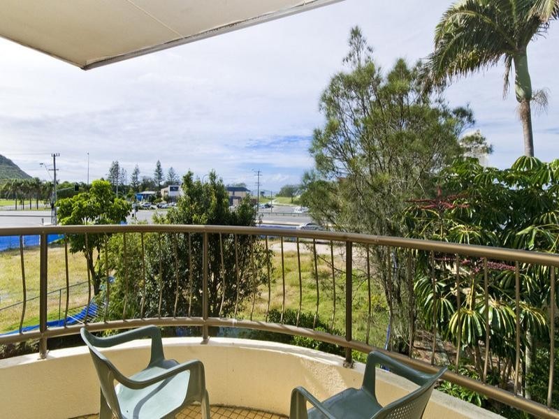 5/3 Nyrang Avenue, Palm Beach QLD 4221