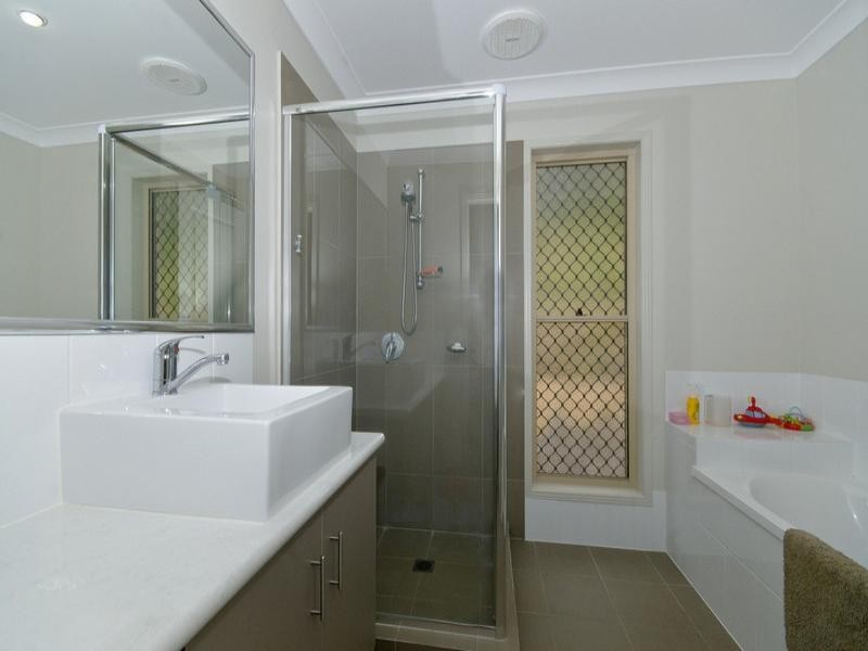 8 Mary Bale Drive, Tallebudgera QLD 4228