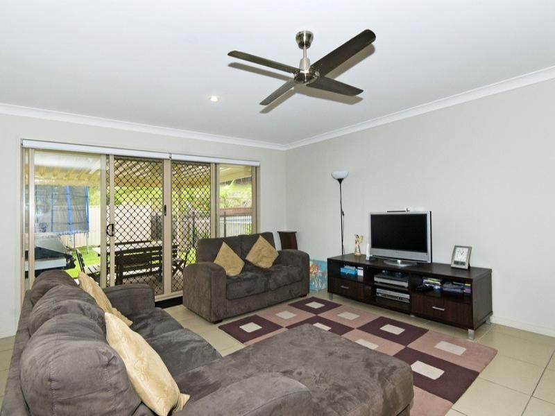 8 Mary Bale Drive, Tallebudgera QLD 4228