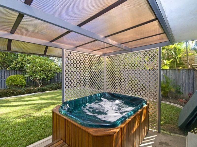 11 Kalmia Court, Elanora QLD 4221
