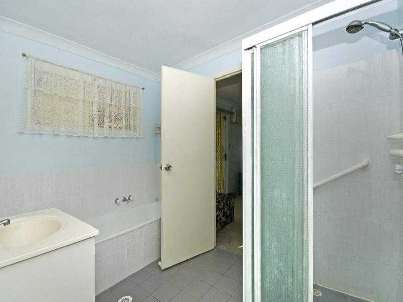 11 Kalmia Court, Elanora QLD 4221