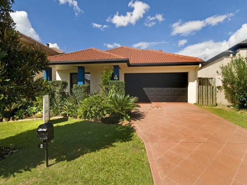 4 Morea Court, Varsity Lakes QLD 4227