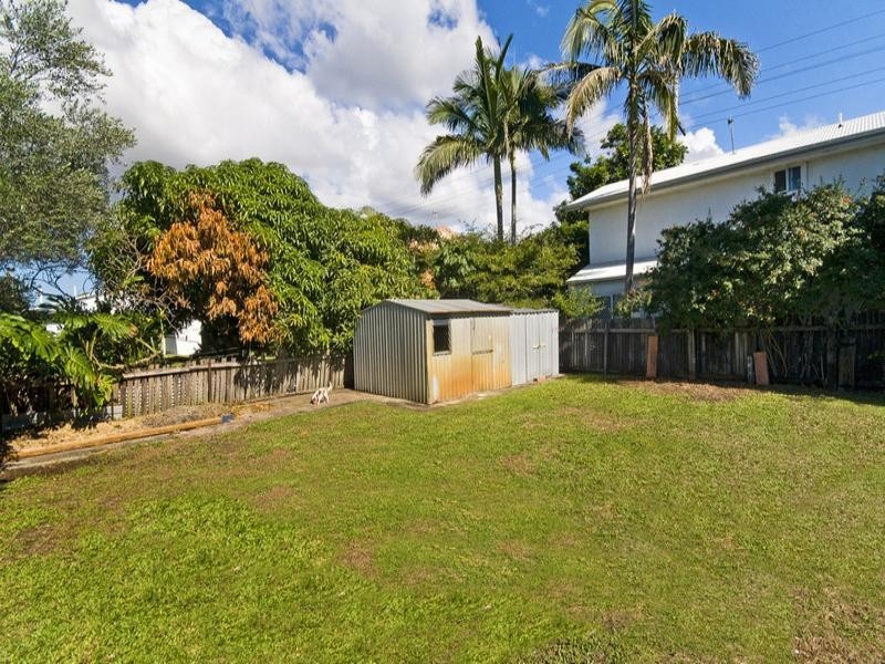 82 Third Avenue, Palm Beach QLD 4221