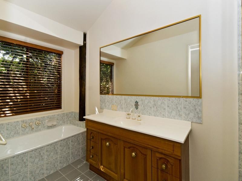 5 Doubleview Drive, Elanora QLD 4221