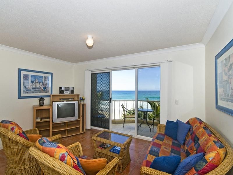 26/2 Seventeenth Avenue, Palm Beach QLD 4221