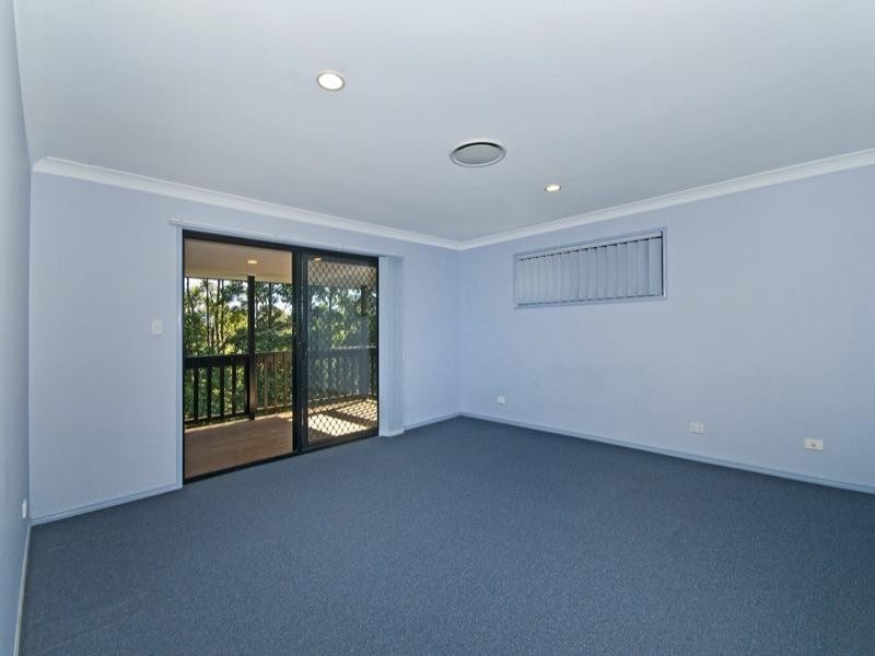 64 Forest Drive, Elanora QLD 4221