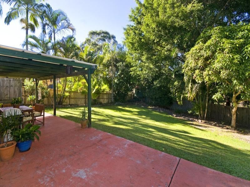 4 Hillcot Street, Currumbin Waters QLD 4223