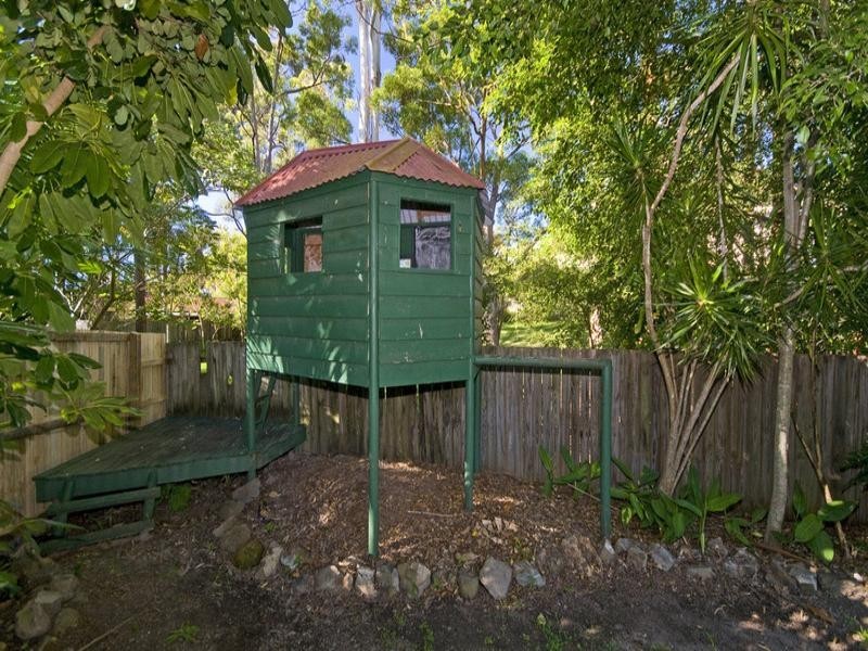 4 Hillcot Street, Currumbin Waters QLD 4223