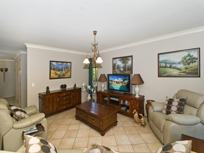 18 Saffron Street, Elanora QLD 4221