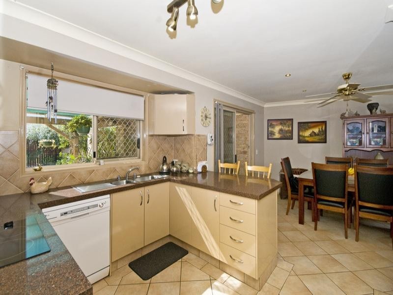 18 Saffron Street, Elanora QLD 4221