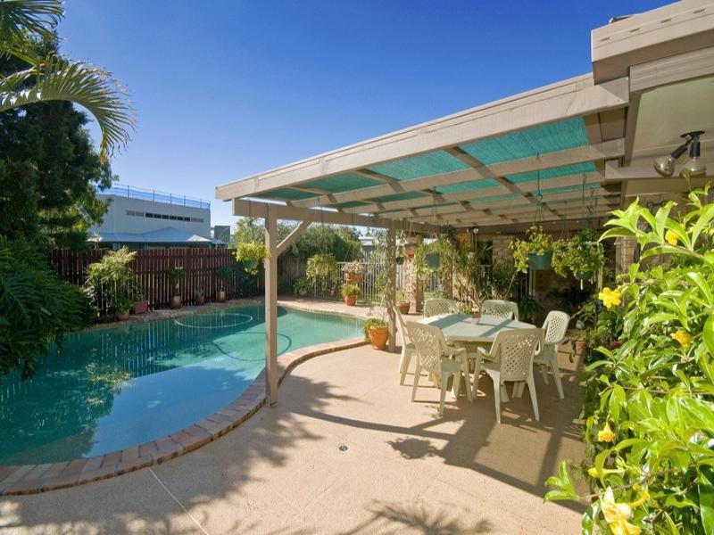 18 Saffron Street, Elanora QLD 4221