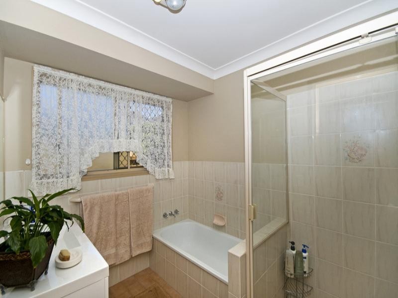 18 Saffron Street, Elanora QLD 4221