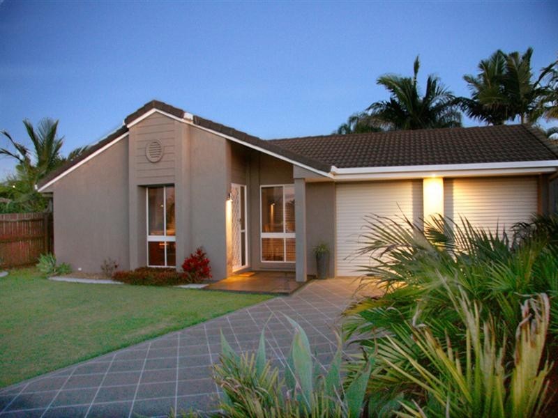 24 Damson Place, Elanora QLD 4221