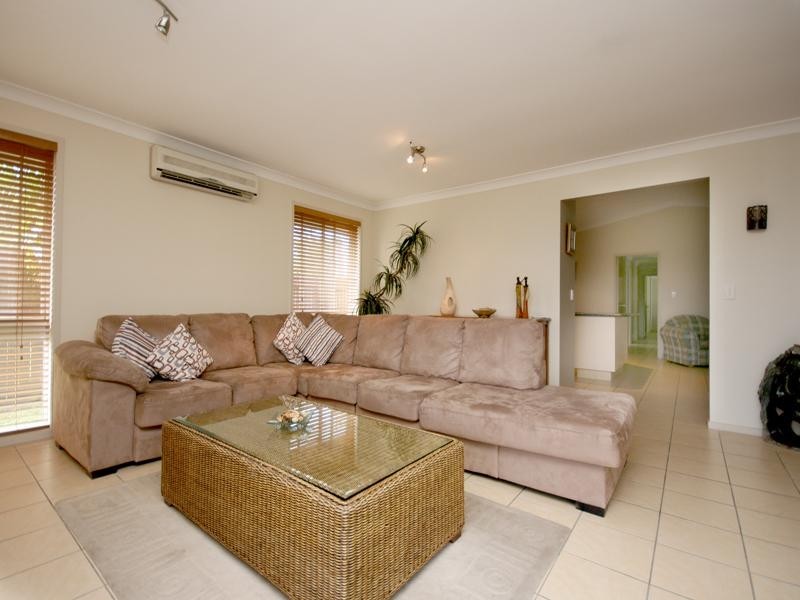 24 Damson Place, Elanora QLD 4221