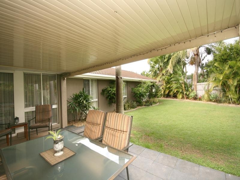 24 Damson Place, Elanora QLD 4221