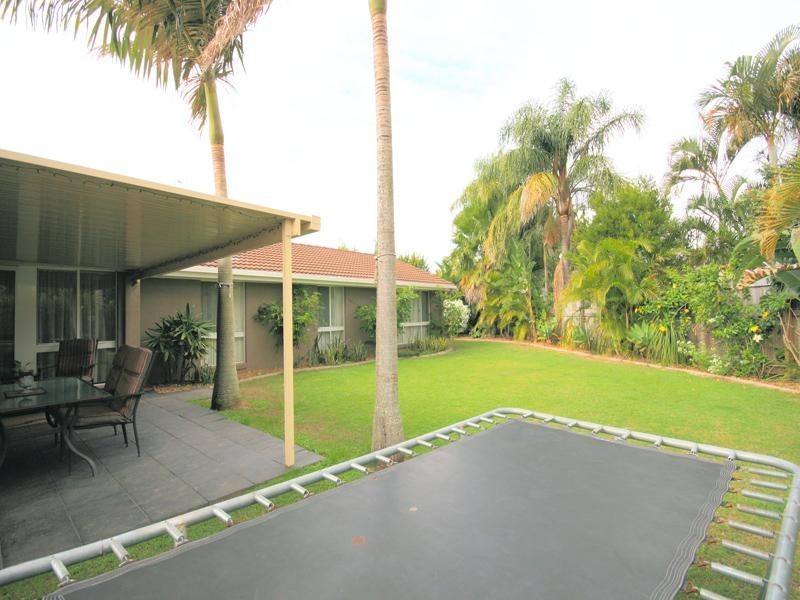 24 Damson Place, Elanora QLD 4221