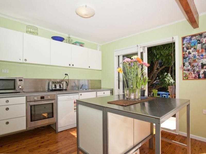 93 Fifth Avenue, Palm Beach QLD 4221