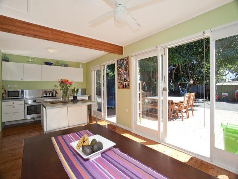 93 Fifth Avenue, Palm Beach QLD 4221