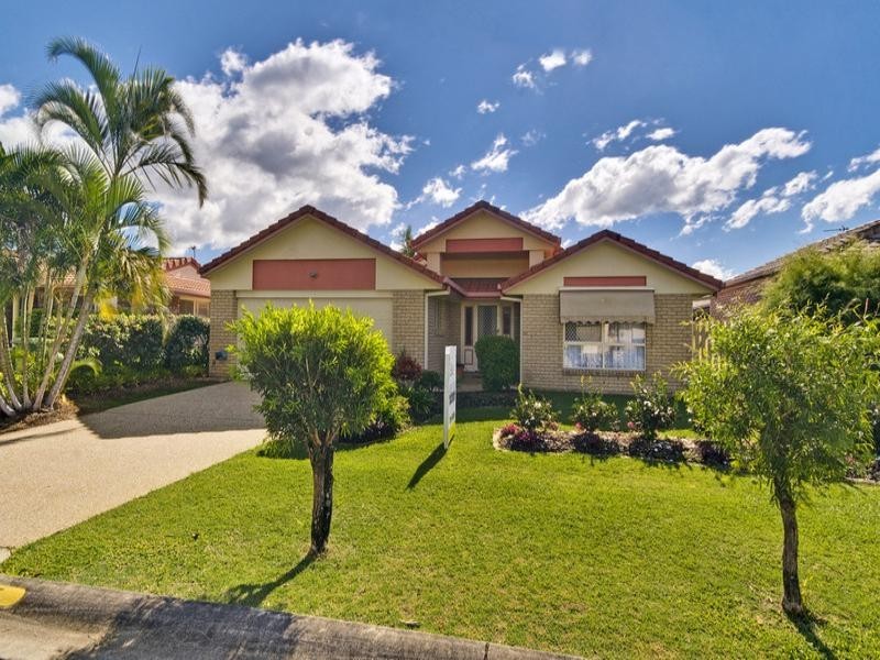 35 Ottelia Drive, Elanora QLD 4221