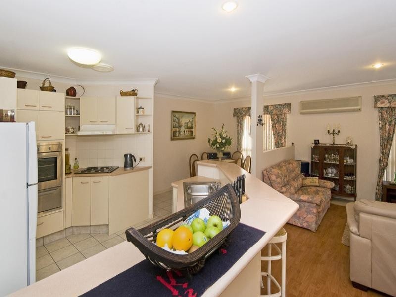 35 Ottelia Drive, Elanora QLD 4221