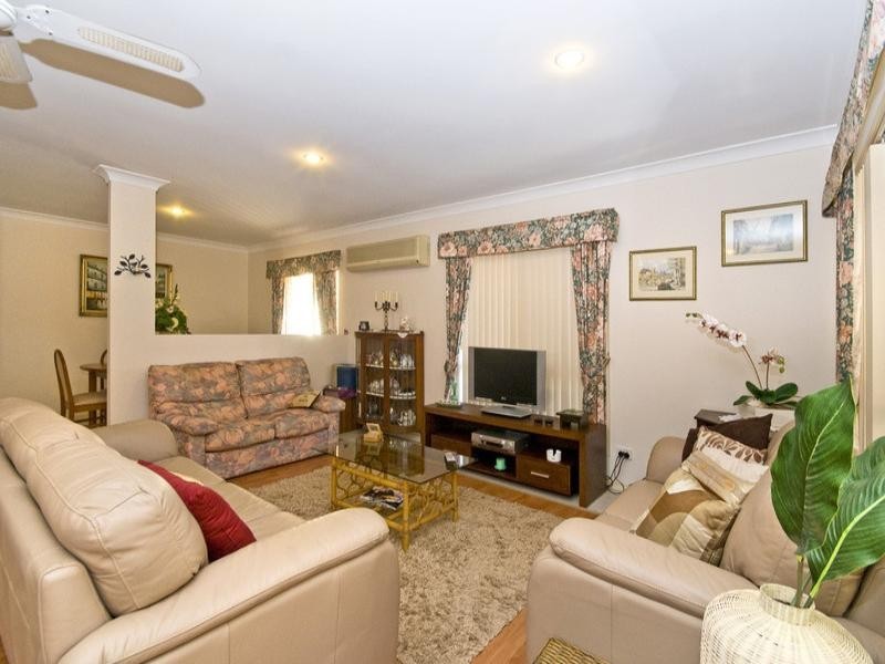 35 Ottelia Drive, Elanora QLD 4221