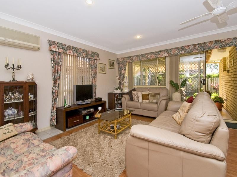 35 Ottelia Drive, Elanora QLD 4221