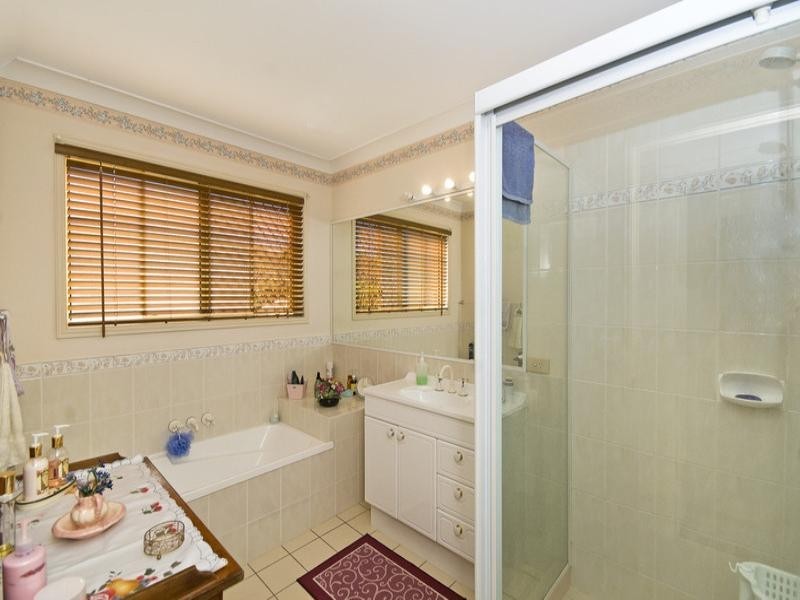 35 Ottelia Drive, Elanora QLD 4221