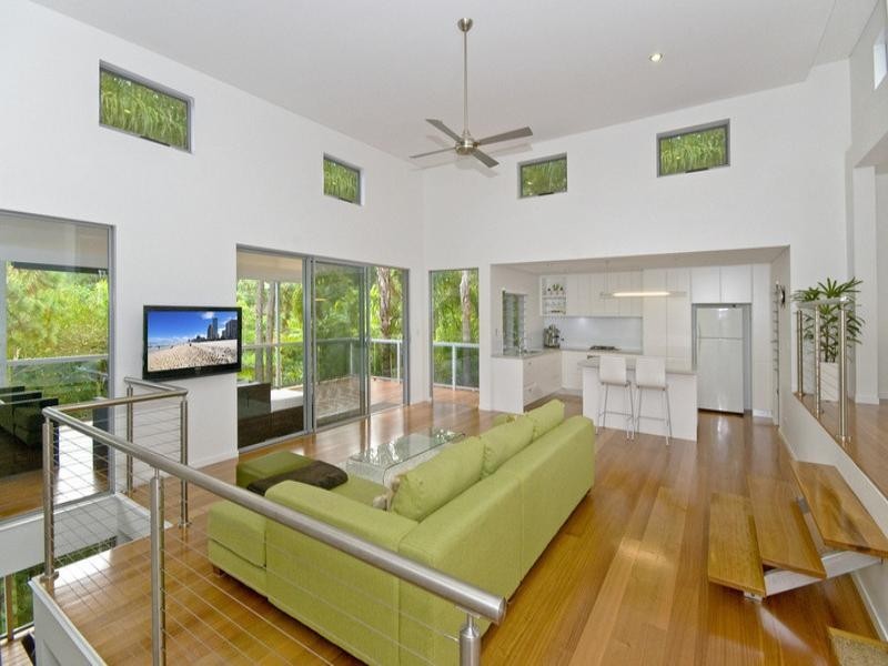 15 Bindoon Close, Elanora QLD 4221