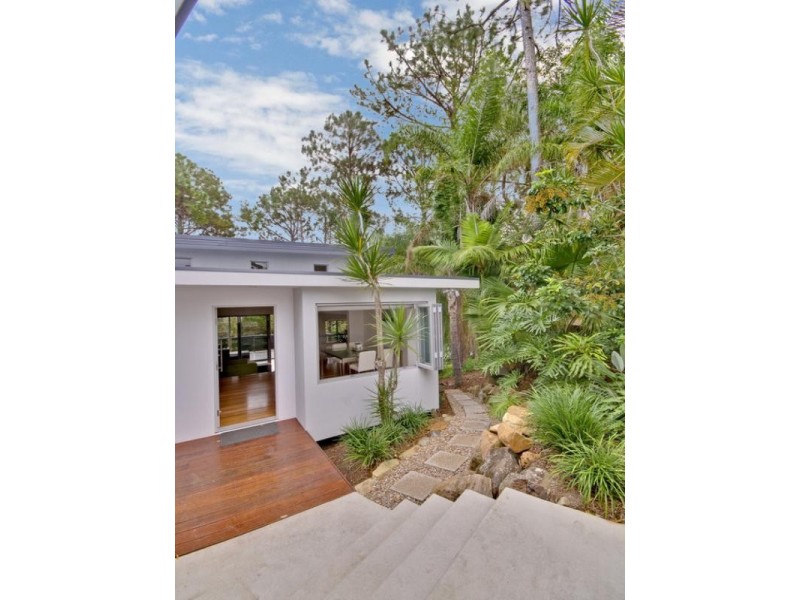 15 Bindoon Close, Elanora QLD 4221