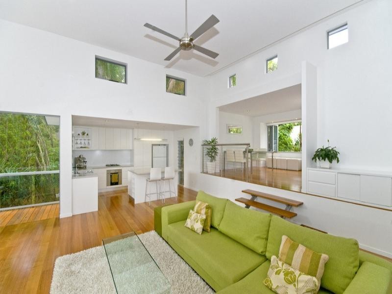 15 Bindoon Close, Elanora QLD 4221