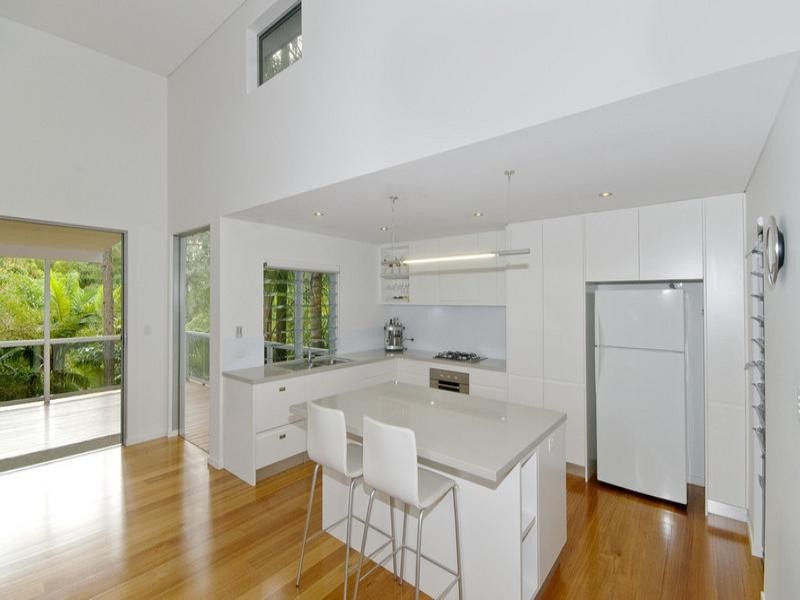 15 Bindoon Close, Elanora QLD 4221