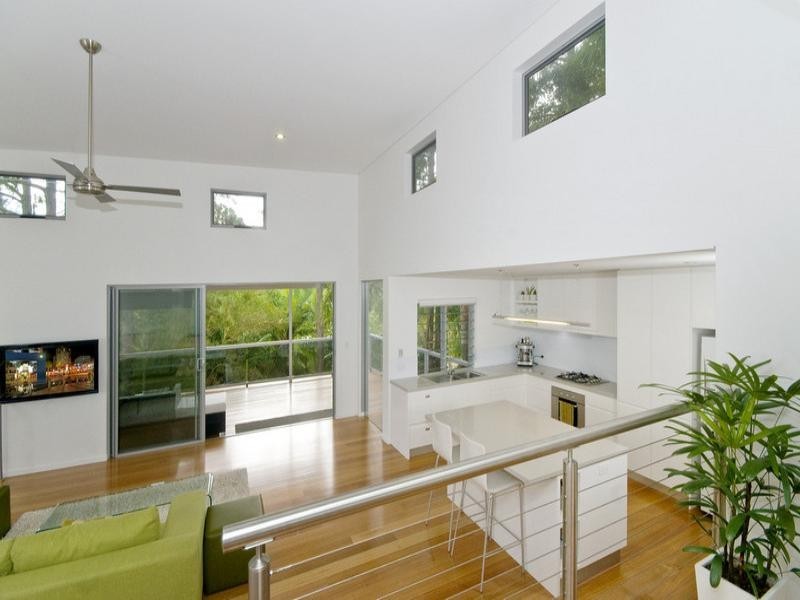 15 Bindoon Close, Elanora QLD 4221